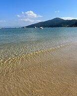 Cobertura com Piscina na praia de Bombas