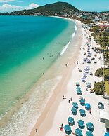 Cobertura com Piscina na praia de Bombas