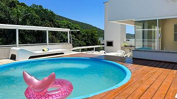 Cobertura com Piscina na praia de Bombas