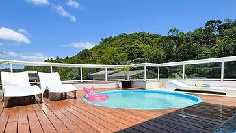 Cobertura com Piscina na praia de Bombas