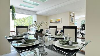 Cobertura com Piscina na praia de Bombas