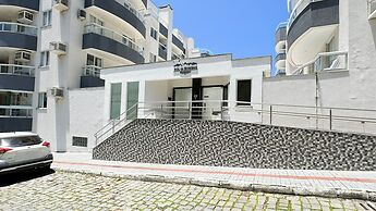 Cobertura com Piscina na praia de Bombas