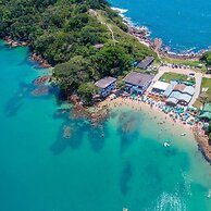 Cobertura com Piscina na praia de Bombas