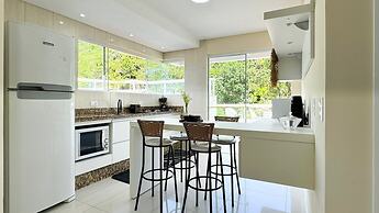 Cobertura com Piscina na praia de Bombas