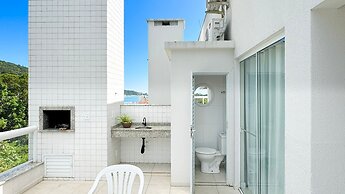 Cobertura com Piscina na praia de Bombas