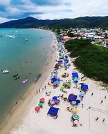 Cobertura com Piscina na praia de Bombas