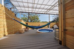Secluded Luxury Couples cabin Sauna Pool