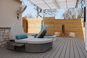 Secluded Luxury Couples cabin Sauna Pool