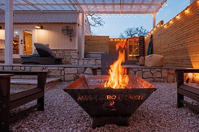 Secluded Luxury Couples cabin Sauna Pool