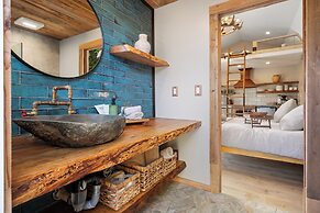 Secluded Luxury Couples cabin Sauna Pool