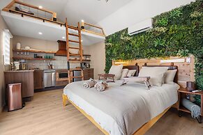 Secluded Luxury Couples cabin Sauna Pool