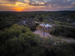 Secluded Luxury Couples cabin Sauna Pool