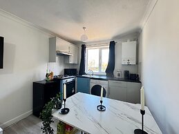 Charming London Apartment Retreat