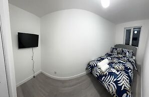 Charming London Apartment Retreat