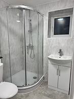 Charming London Apartment Retreat