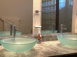 Gorgeous Poolside Apartment