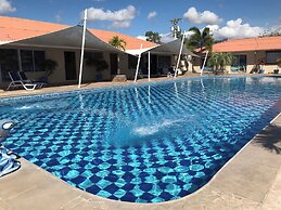 Gorgeous Poolside Apartment