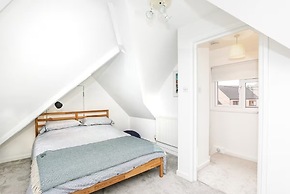 Charming 4 Bedroom Home Near Oxford