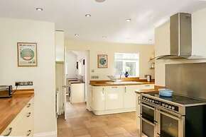 Charming 4 Bedroom Home Near Oxford