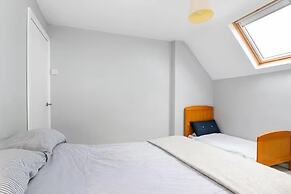 Charming 4 Bedroom Home Near Oxford