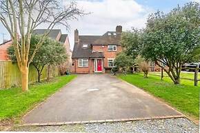 Charming 4 Bedroom Home Near Oxford