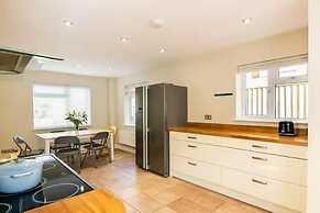 Charming 4 Bedroom Home Near Oxford