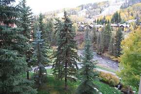 Cozy 2BR Condo in Lionshead Village - Just Steps From Gondola!