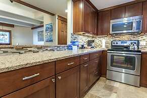 Cozy 2BR Condo in Lionshead Village - Just Steps From Gondola!