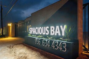 Spacious Bay
