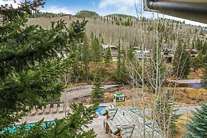 Convenient 2BR Condo in Lionshead Village w/ Pool, hot tub & More!