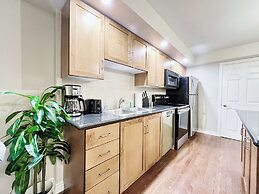 RivetStays - The Icon