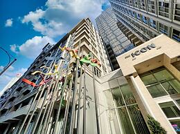 RivetStays - The Icon