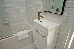 RivetStays - The Icon