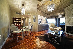 RivetStays - The Icon