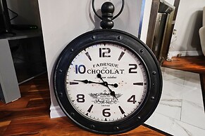 RivetStays - The Icon