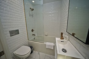 RivetStays - The Icon