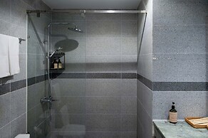 Amana Hotel & Residences