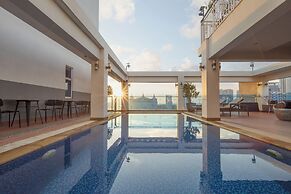 Amana Hotel & Residences