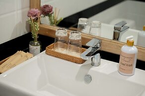 Amana Hotel & Residences