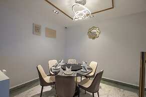 Amana Hotel & Residences