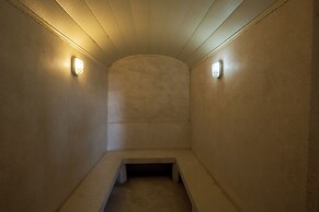 Amana Hotel & Residences