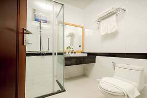 Amana Hotel & Residences