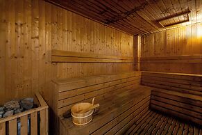 Amana Hotel & Residences