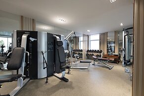 Amana Hotel & Residences