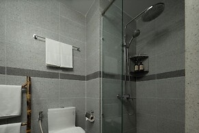 Amana Hotel & Residences