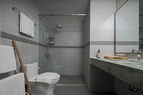 Amana Hotel & Residences