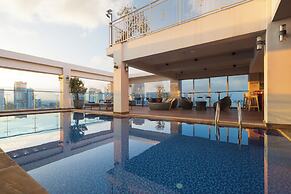 Amana Hotel & Residences