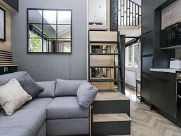 Woof Luxury Family Pod