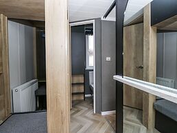 Woof Luxury Family Pod