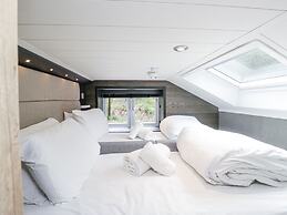 Lingy Luxury Family Pod